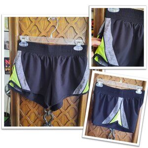 Vintage Sporty Y2k Low-Rise 3" Performance Shorts with pockets! - Black, Size XS